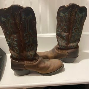 Women’s cowgirl boots